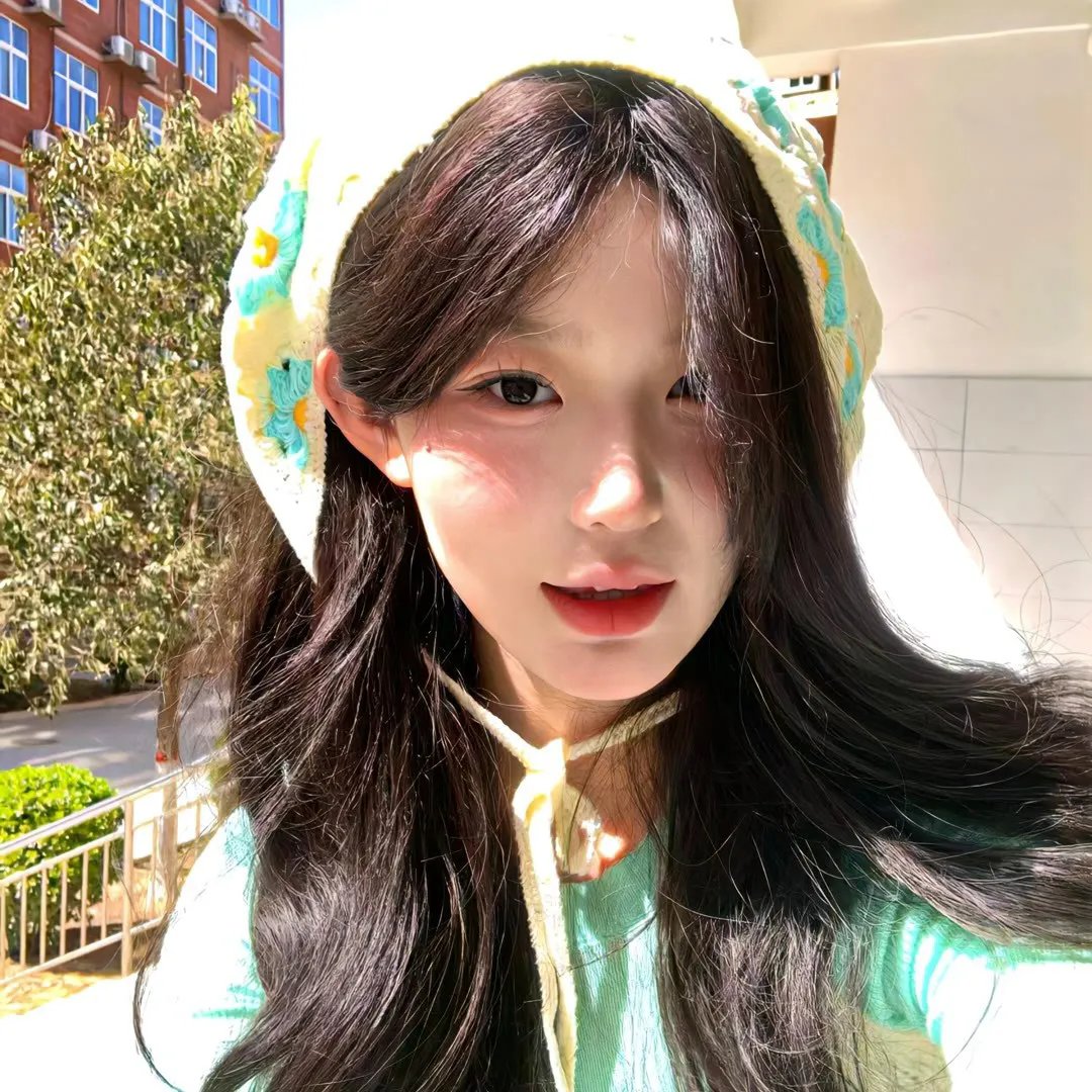 隔壁的女孩封面